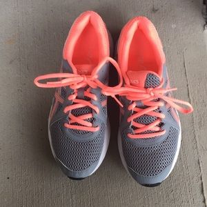 ASICS Girls Sneakers (like new)
